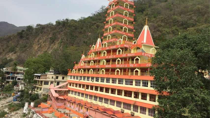 10 Reasons to Join Yoga Training in Rishikesh